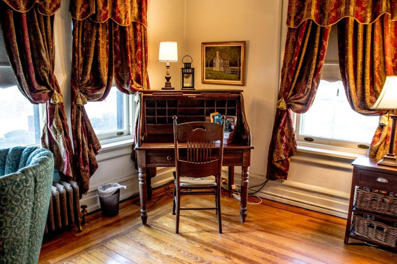 Bed and Breakfast Historic Benner Mansion Аллентаун Экстерьер фото